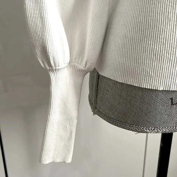 A.L.C.  White Ribbed Turtleneck Puff Sleeve, Size S - Picture 4 of 10